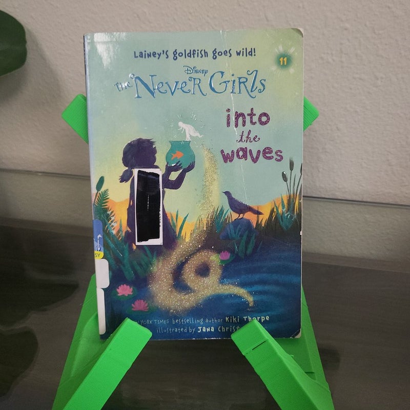 Never Girls #11: into the Waves (Disney: the Never Girls)