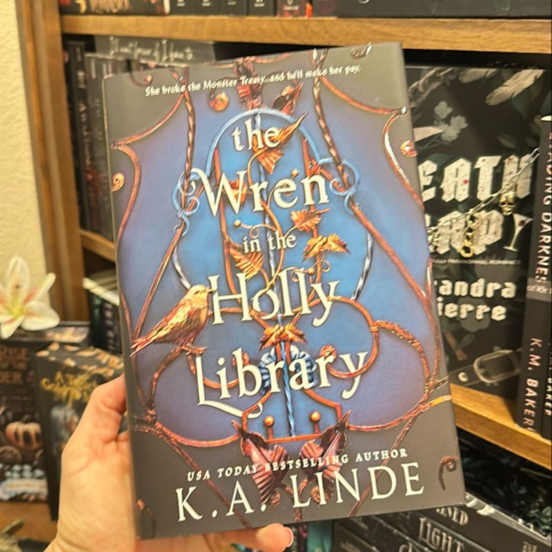 The Wren in the Holly Library (Deluxe Limited Edition)