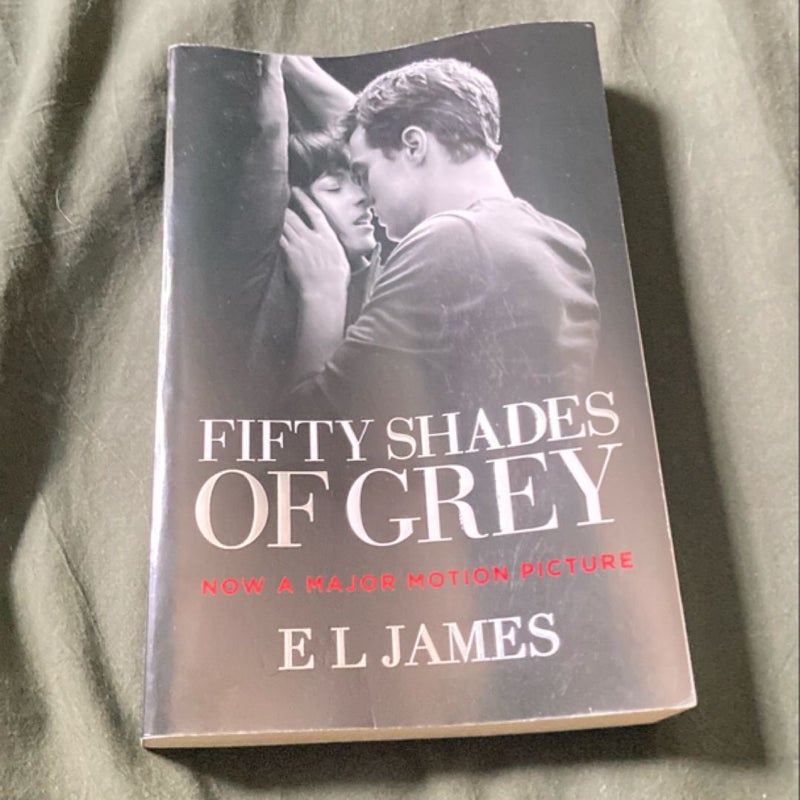 Fifty Shades of Grey (Movie Tie-In Edition)