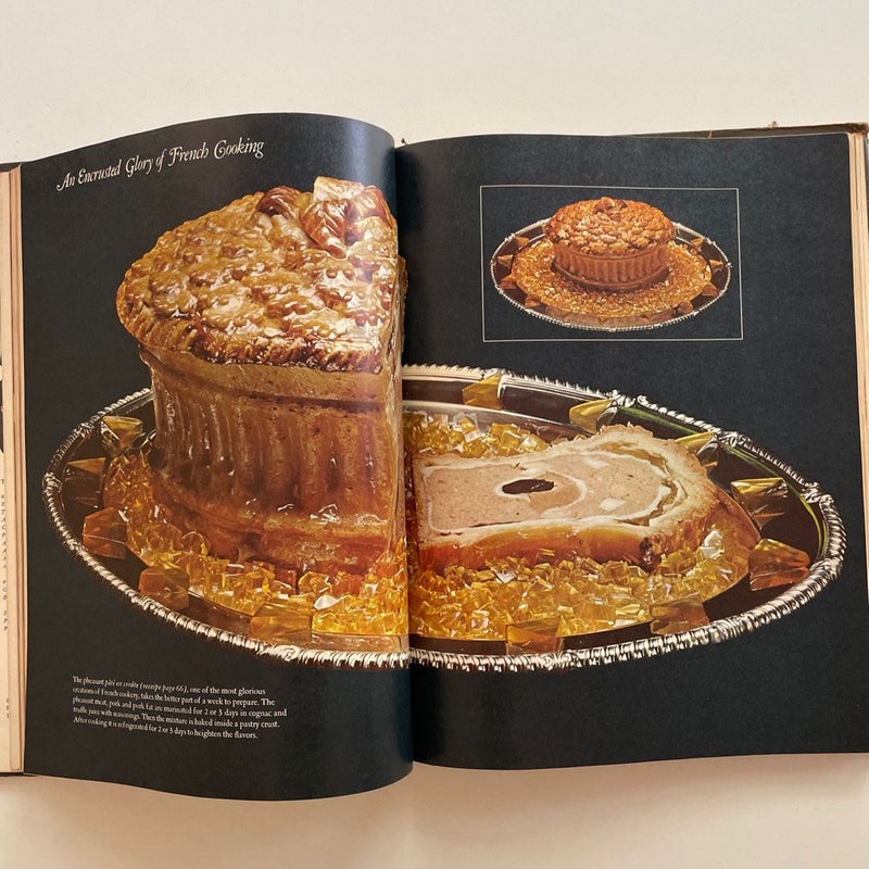 Classic French Cooking (Time Life Foods of the World series) by photos Craig Cla