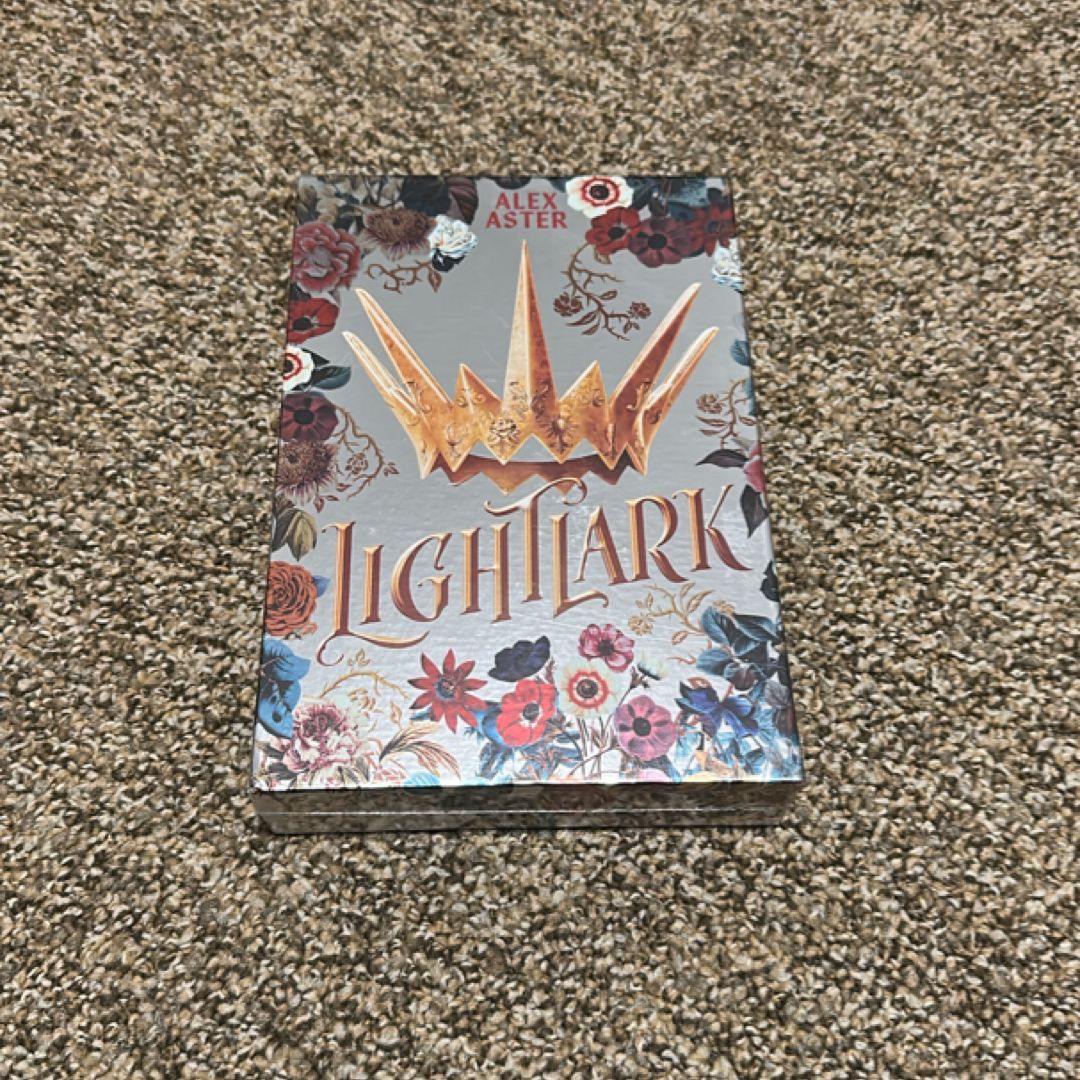 Lightlark: Collector's Edition (the Lightlark Saga Book 1)