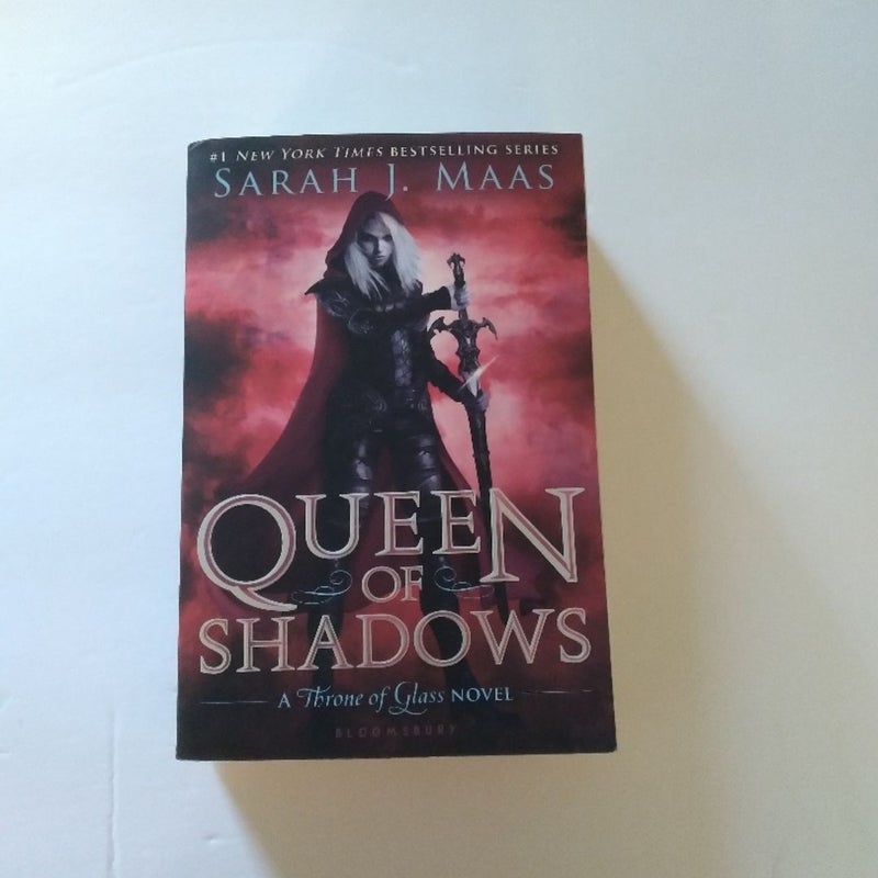 Queen of Shadows OOP