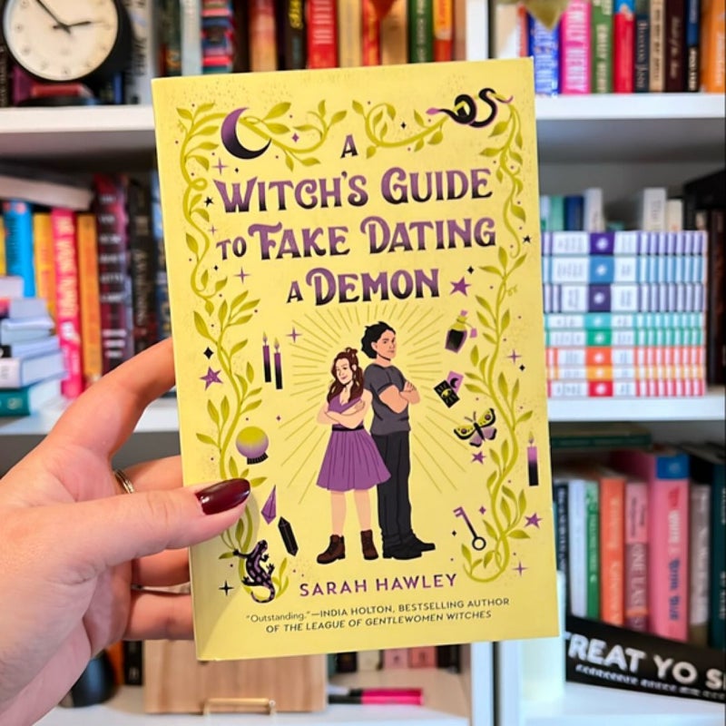 A Witch's Guide to Fake Dating a Demon