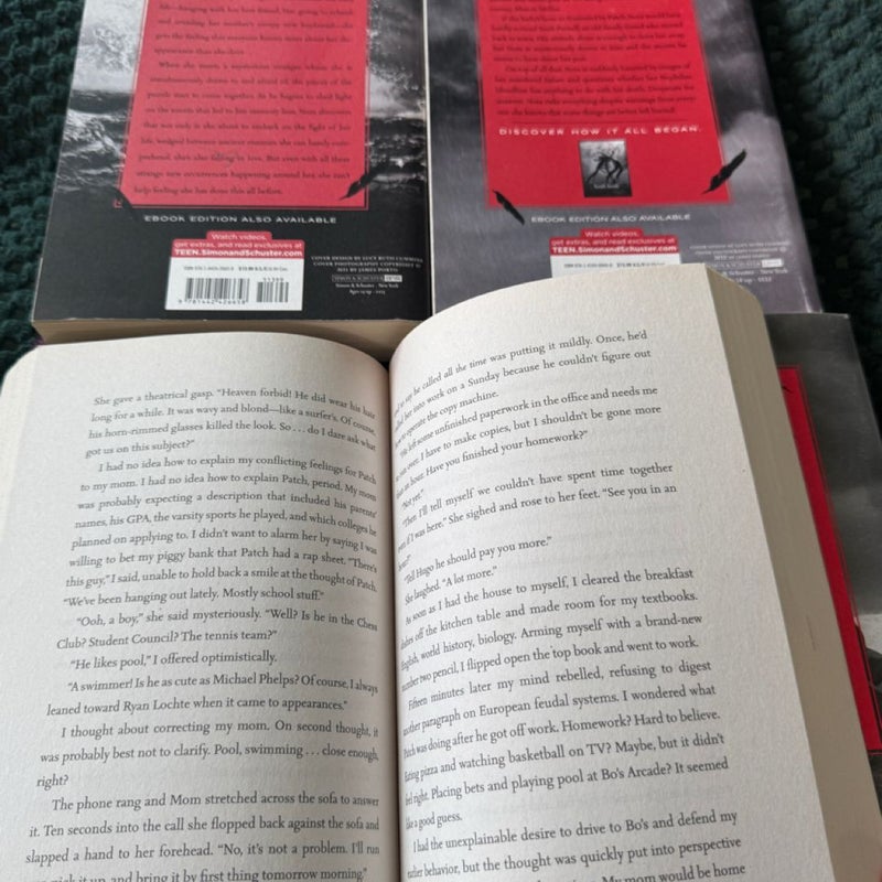 The Hush, Hush saga