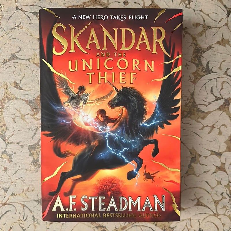 Skandar and the Unicorn Thief *sprayed edges*