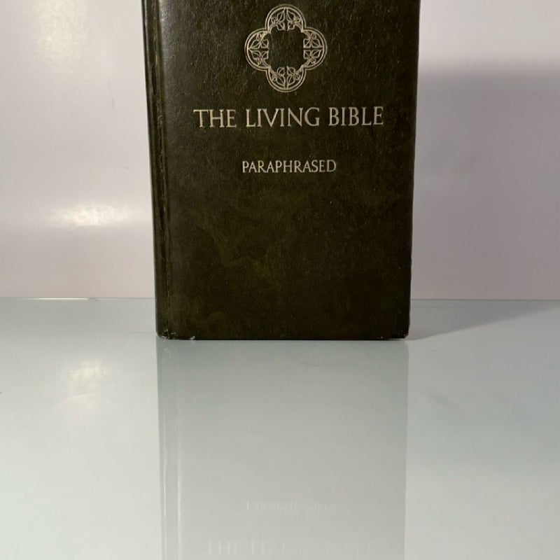 The Living Bible: Paraphrased by Tyndale House Green Leathered (Great condition)