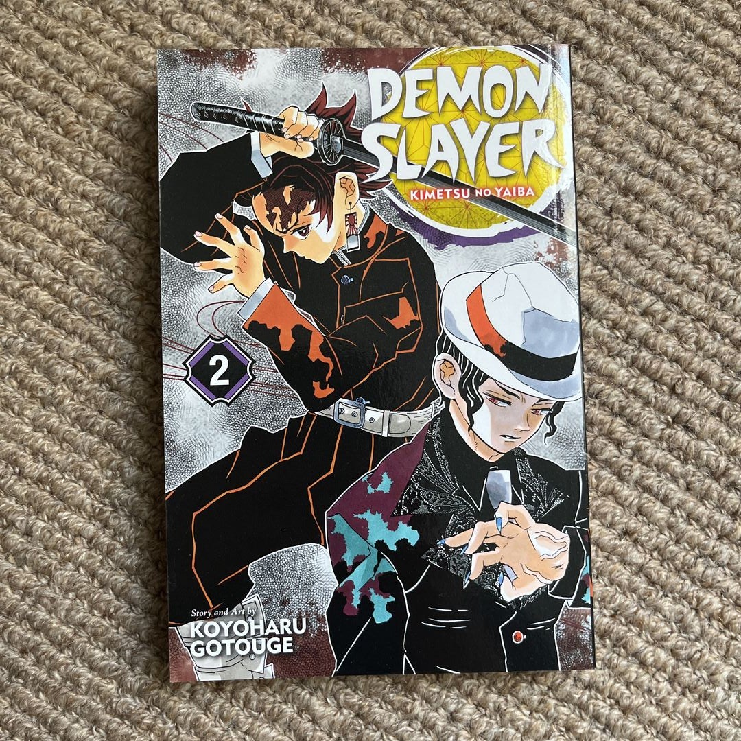 Demon Slayer: Kimetsu no Yaiba, Vol. 2 (2): 9781974700530:  Gotouge, Koyoharu: Books