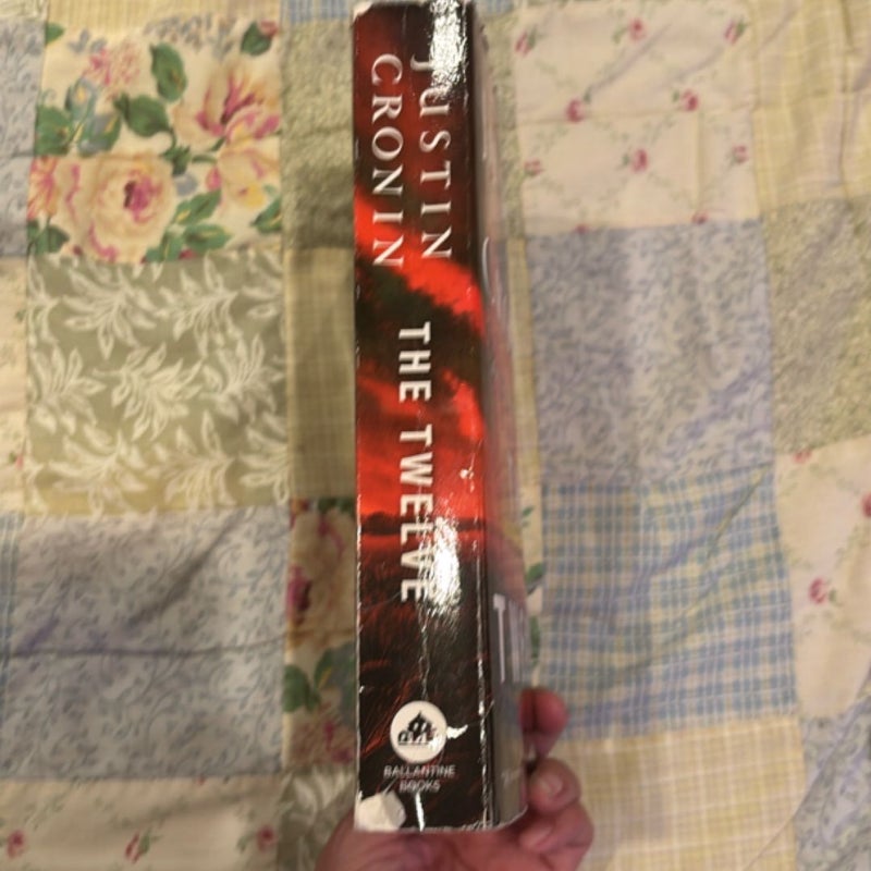 The Twelve (Book Two of the Passage Trilogy)