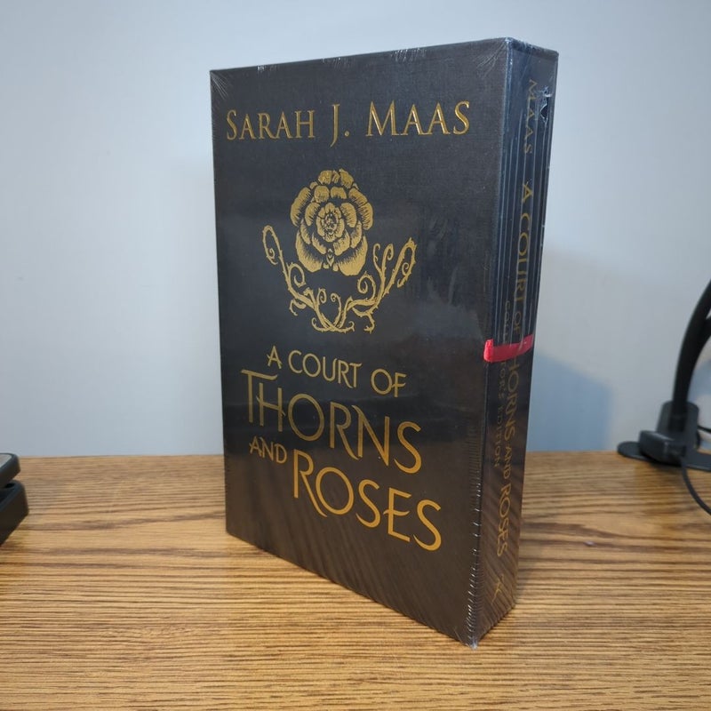 A Court of Thorns and Roses Collector's Edition