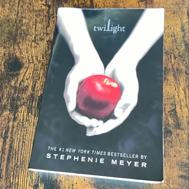 Twilight FIRST EDITION PAPERBACK