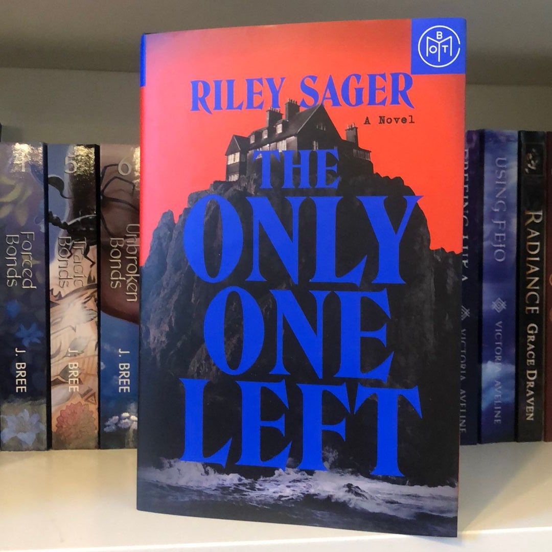 The Only One Left by Riley Sager, Hardcover Pangobooks