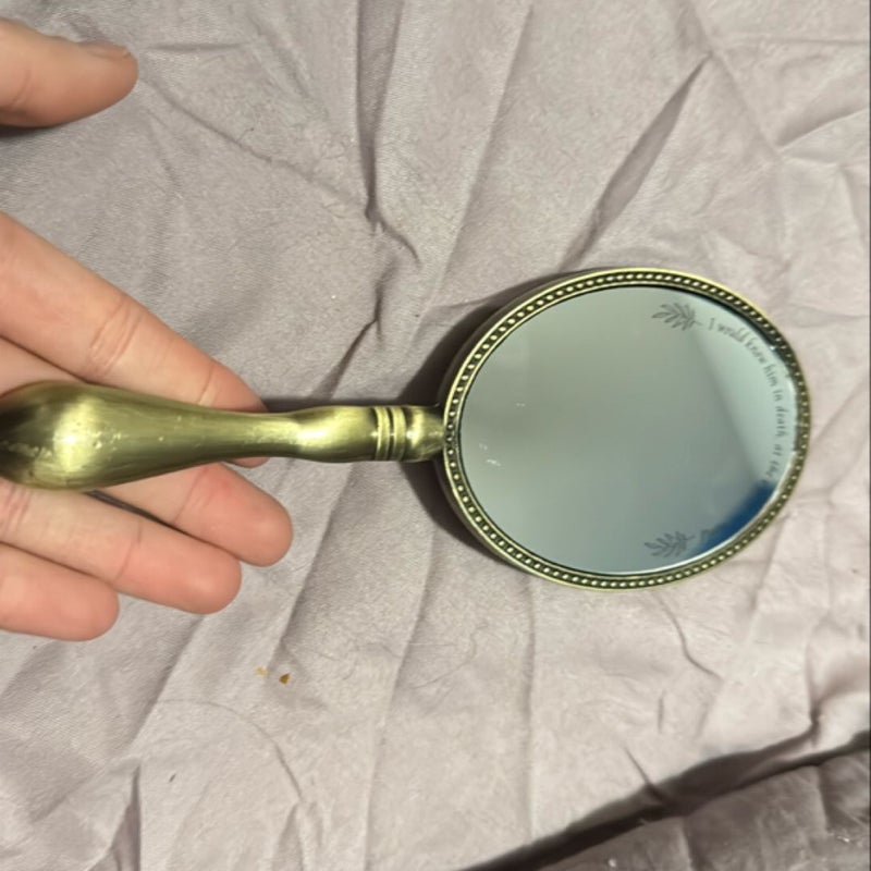 Handheld mirror