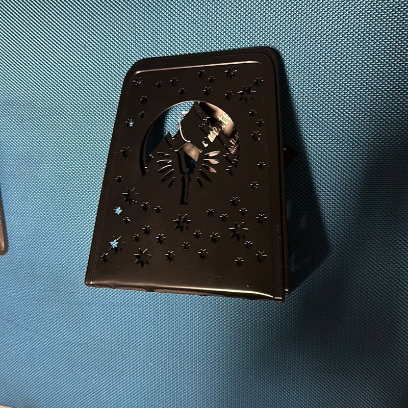 Narnia bookends Owlcrate