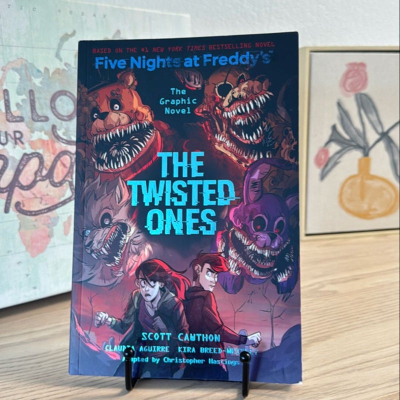 The Twisted Ones (Five Nights at Freddy's Graphic Novel #2)