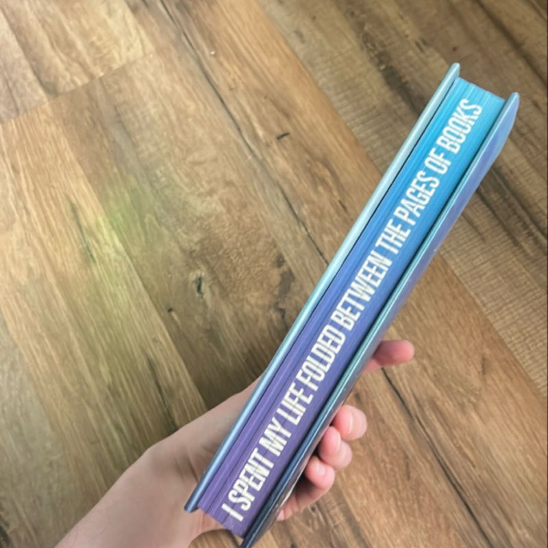 Shatter Me Collector's Deluxe Limited Edition