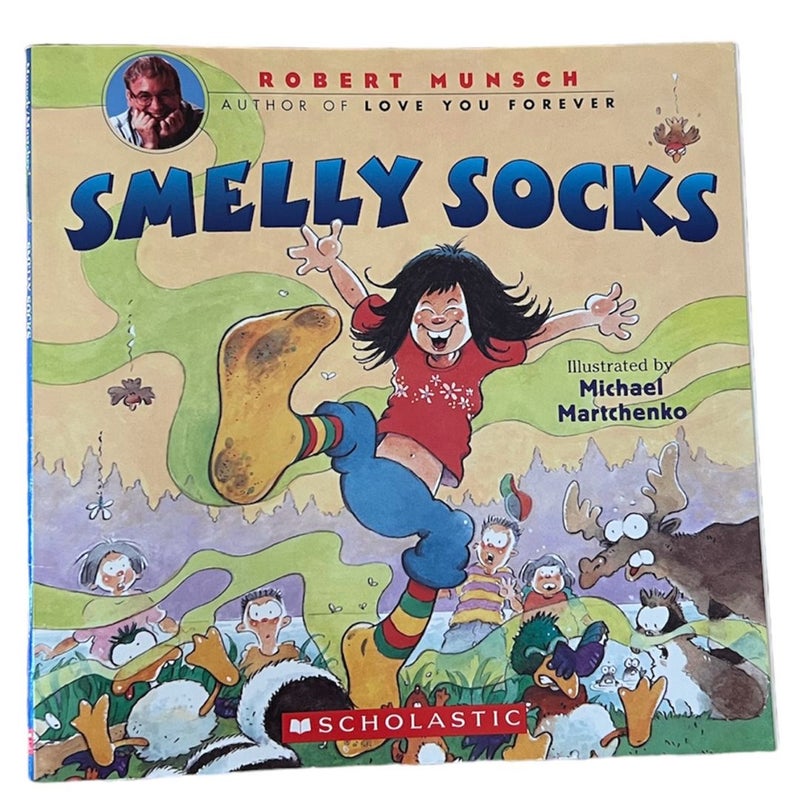 Robert Munsch Bundle (4): Mmm, Cookies!, The Sandcastle Contest, Aaron’s Hair, Smelly Socks