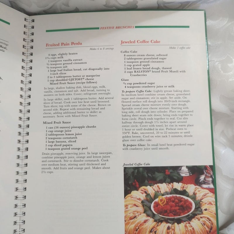 New Treasury of Christmas Recipes