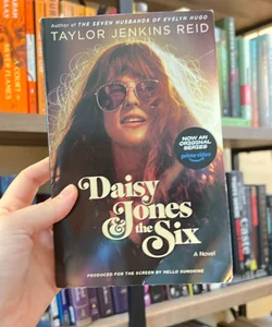 Daisy Jones and the Six (TV Tie-In Edition)