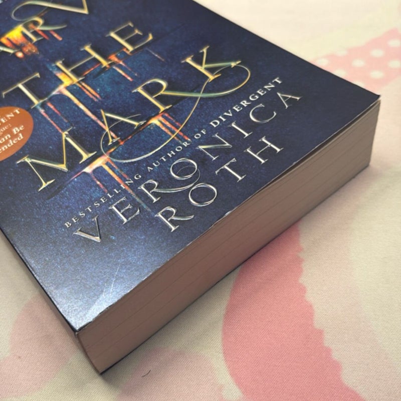 Carve the Mark (Book 1 of 2)