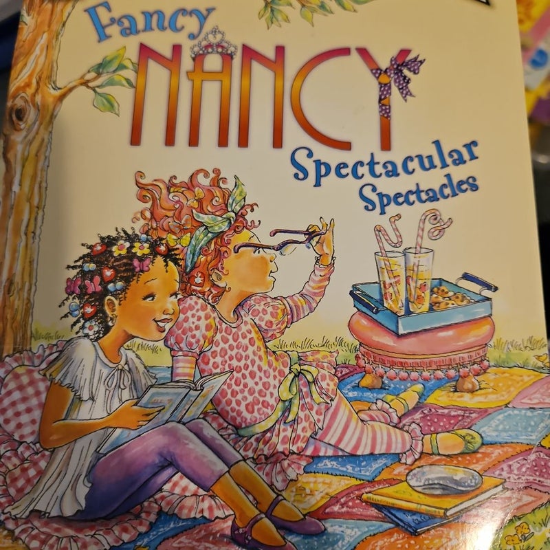 Fancy Nancy. Spectacular spectacles