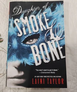 The Daughter of Smoke & Bone Trilogy Paperback Gift Set