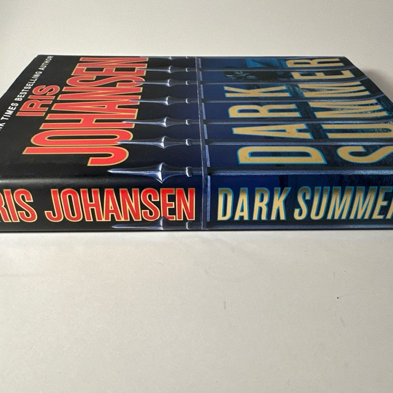Dark Summer by Iris Johansen 2008 Hardcover 1st Edition Like new Pre-Owned