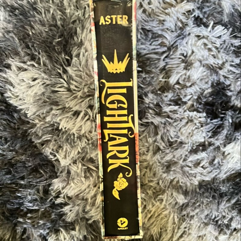 Lightlark: Collector's Edition (the Lightlark Saga Book 1)