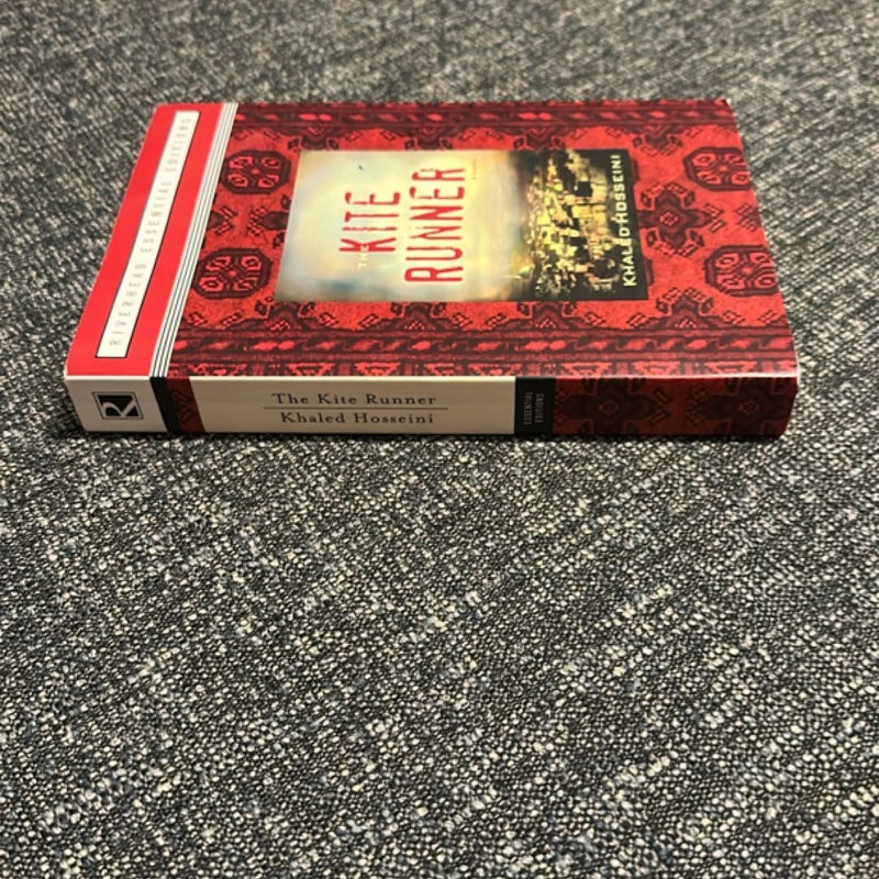 The Kite Runner (Essential Edition)