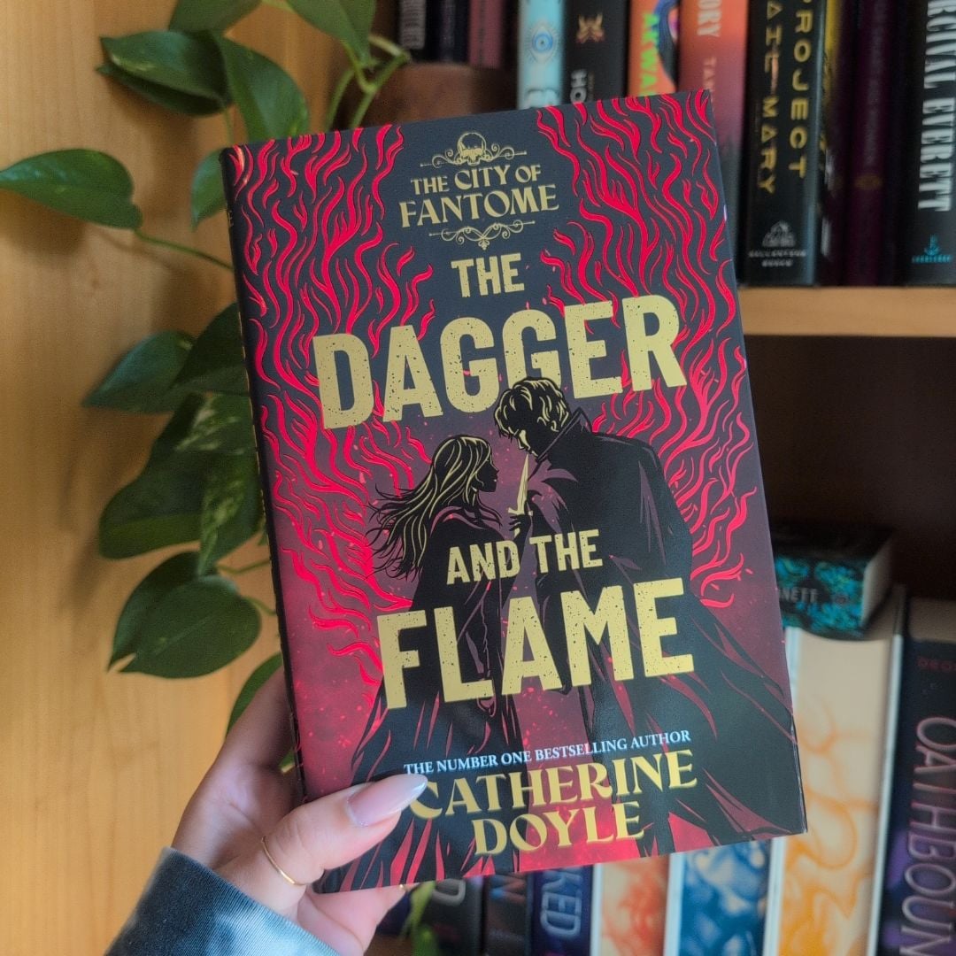 The Dagger and the Flame (Fairyloot) by Catherine Doyle , Hardcover ...