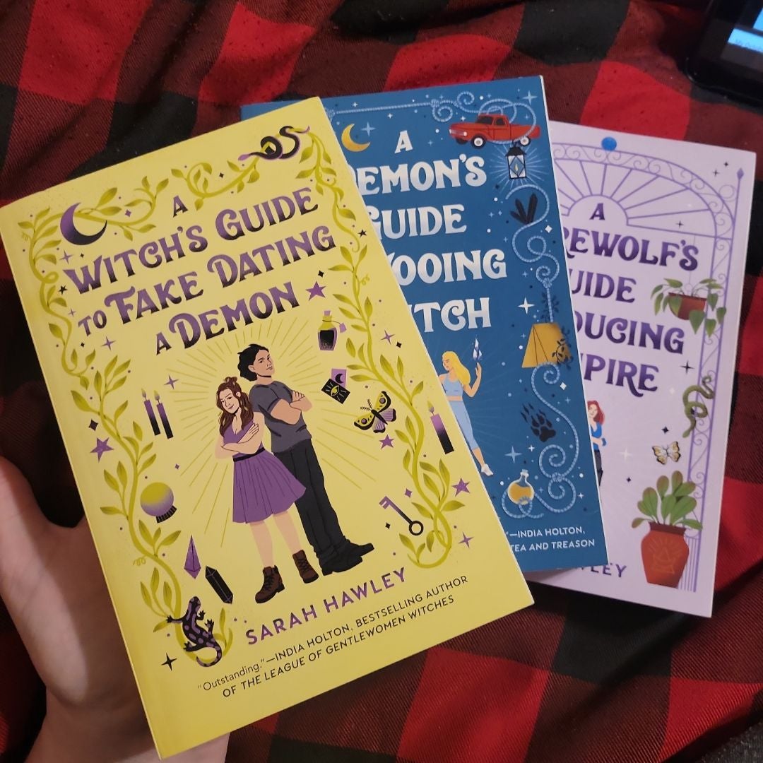 A Witch's Guide to Fake Dating a Demon