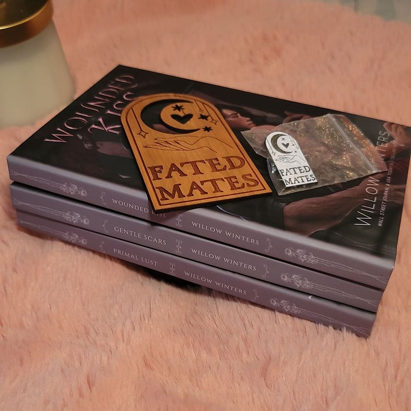 Fated Mates Box Set Willow Winters *Signed* with page overlays & merch