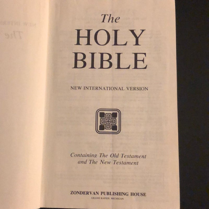 The Holy Bible - Niv Revised Pew Red