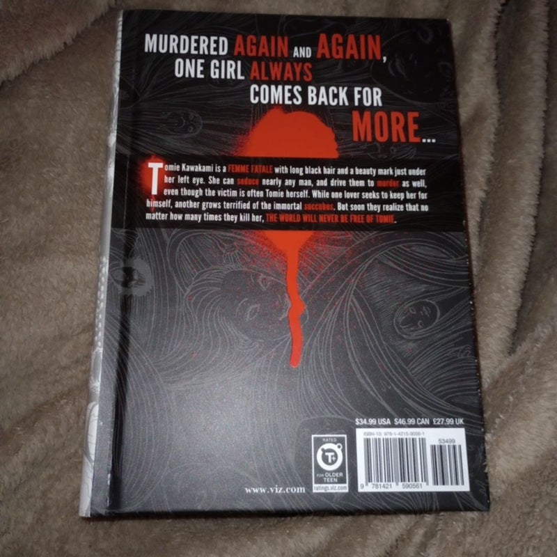 Tomie: Complete Deluxe Edition