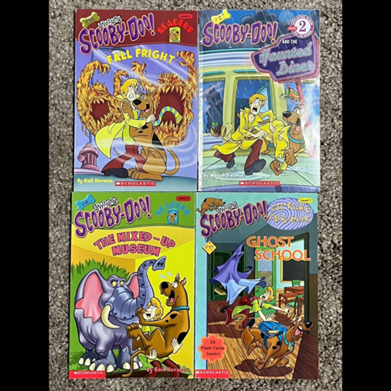 4 Scooby Doo Paperback Books: Haunted Diner, Fall Fright