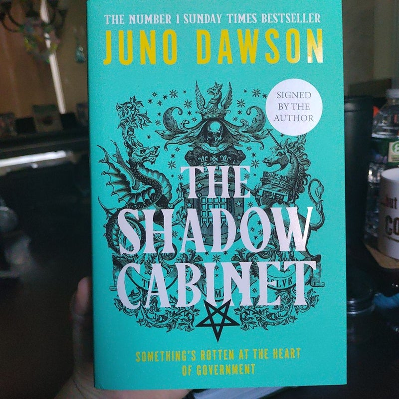 The shadow cabinet (book 2)