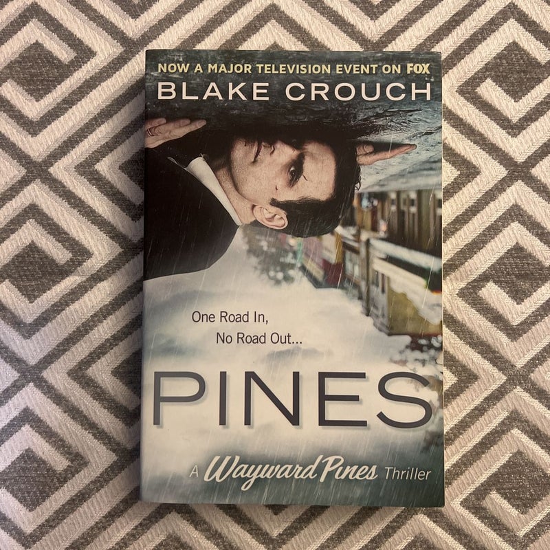 Pines by Blake Crouch, Paperback Pangobooks