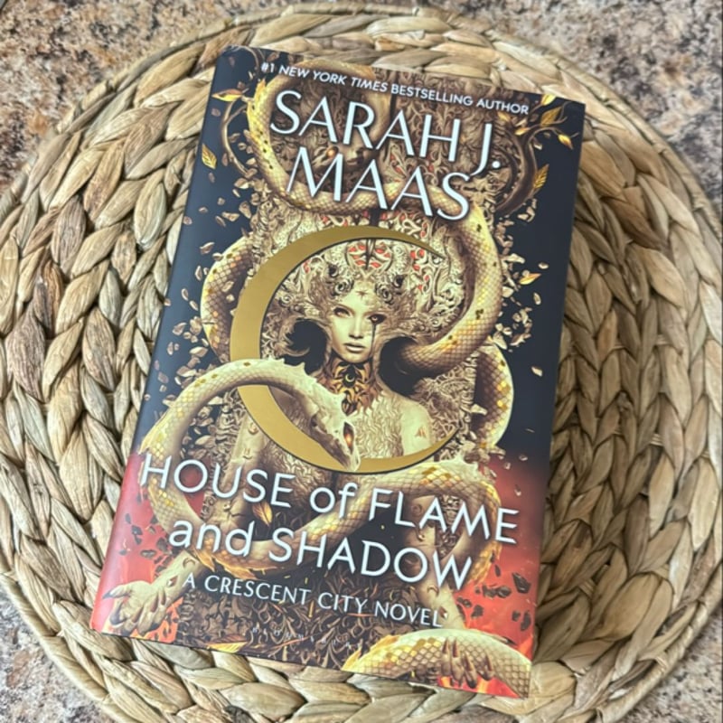House of Flame and Shadow by Sarah J. Maas, Hardcover | Pangobooks