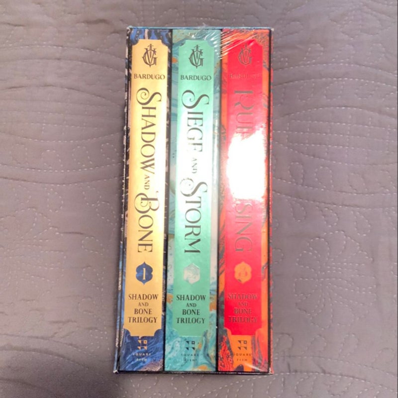 The Shadow and Bone Trilogy Boxed Set