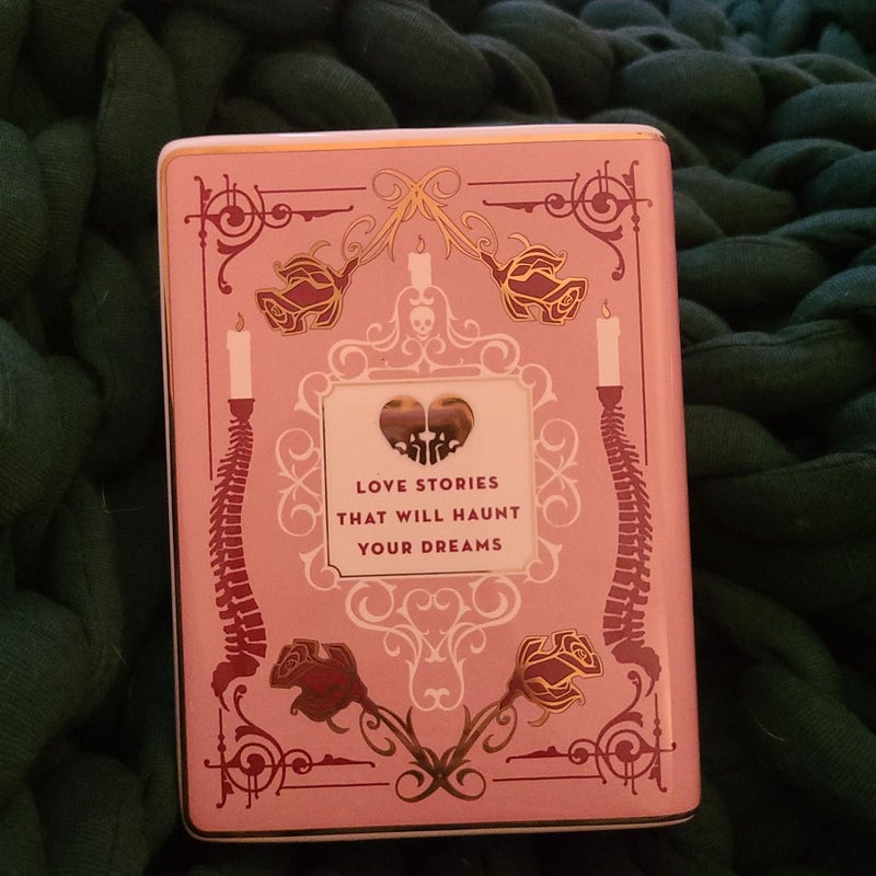 Gothic Romance Book Pot
