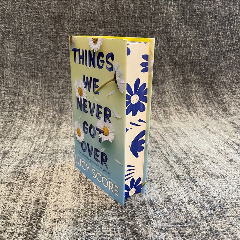 Things We Never Got Over FAIRYLOOT special edition with sprayed edges by  Lucy Score, Hardcover