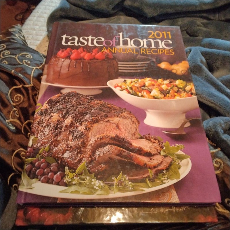 Bundle of 4 Taste of Home and Southern Living Cookbooks