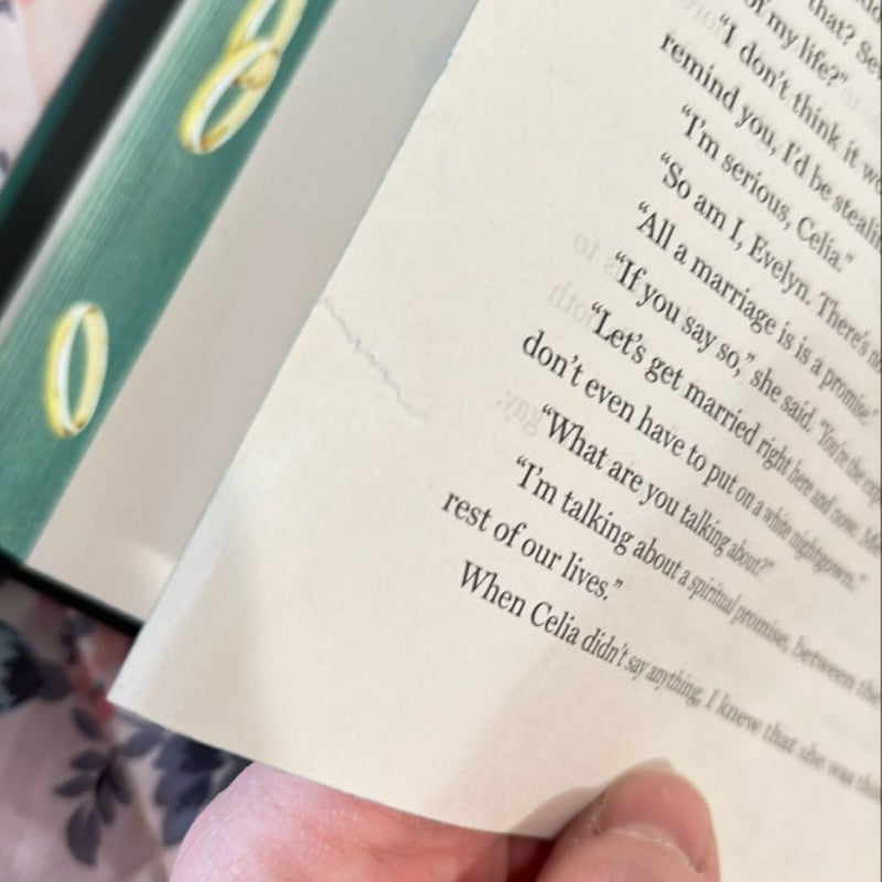 The Seven Husbands of Evelyn Hugo: Deluxe Edition Hardcover