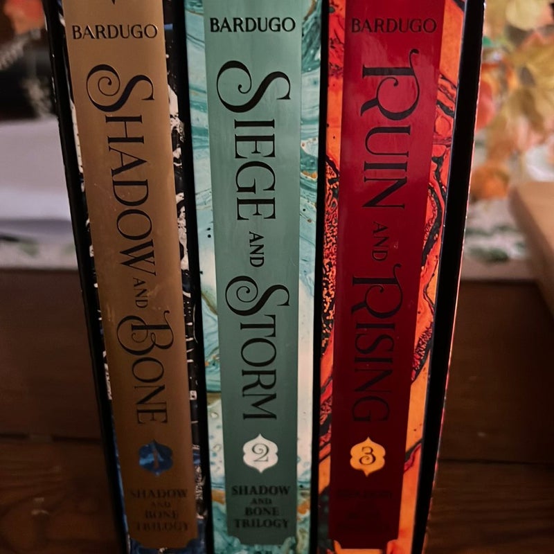 The Shadow and Bone Trilogy Boxed Set