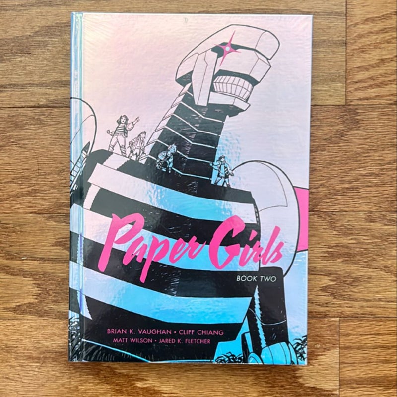 Paper Girls Deluxe Edition Volume 2