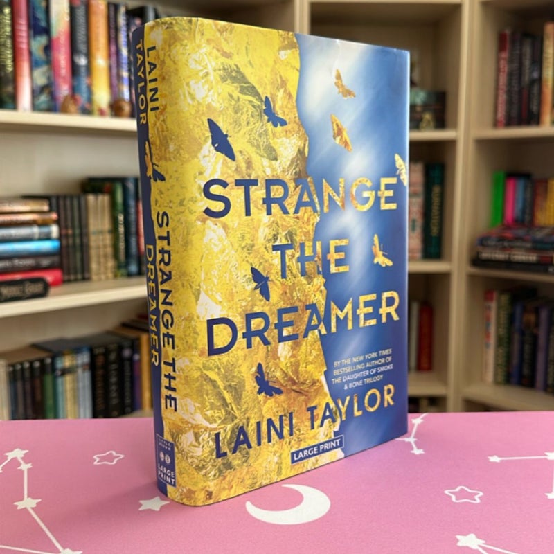 Strange the Dreamer (Large Print)