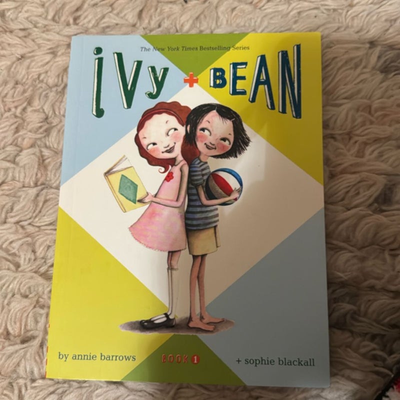 Ivy and Bean - Book 1 (Ivy and Bean Books, Books for Elementary School)