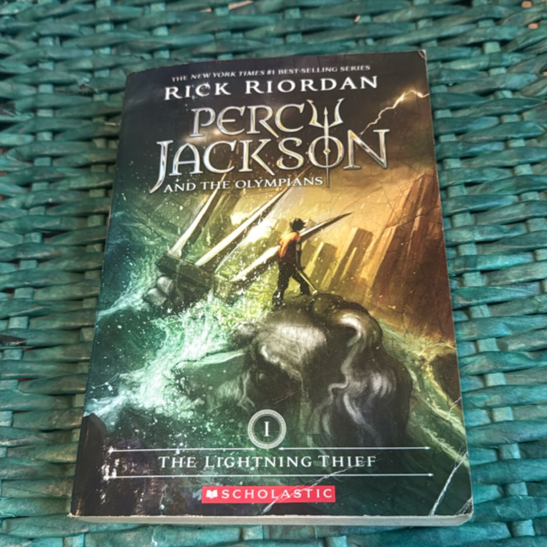 The Lightning Thief (Percy Jackson and the Olympians, Book One)