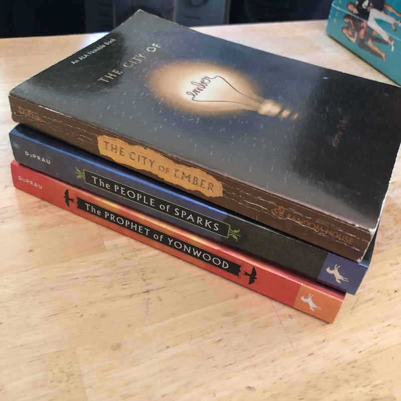 The City of Ember 3 book set