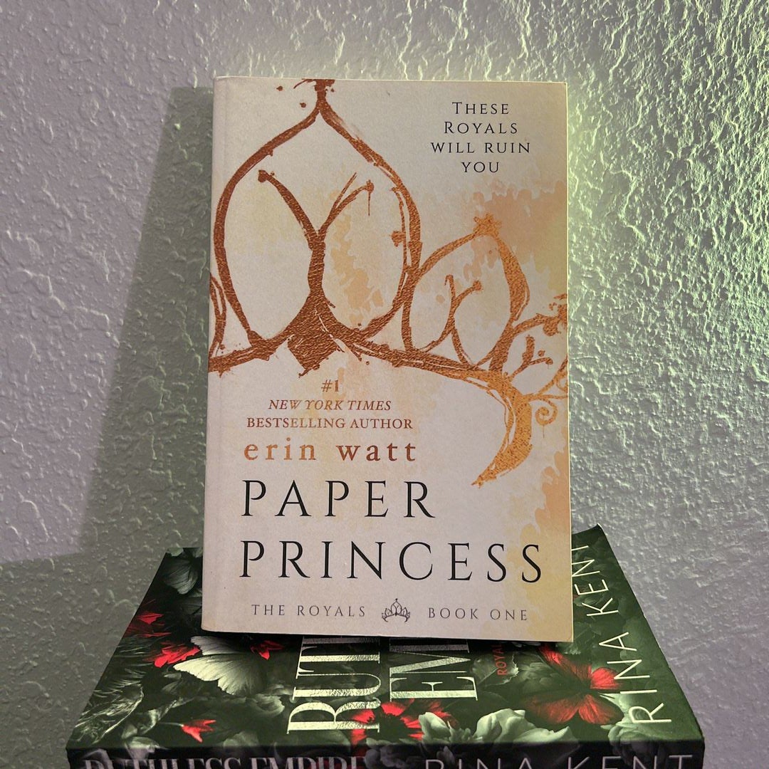  Paper Princess: A Novel (The Royals, 1): 9781682304563: Watt,  Erin: Books