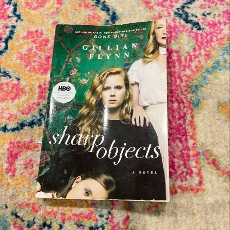 Sharp Objects (Movie Tie-In)